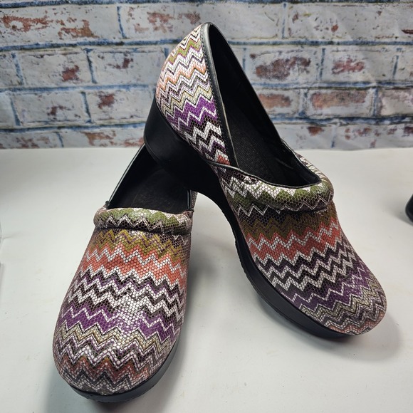 Cherokee‎ Angelique Leather Clogs Chevron Zig Zag Nurse Comfort Size Est 9.5M - Picture 1 of 16